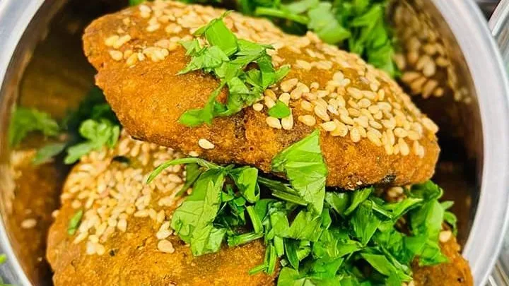 طريقة عمل عجينة الطعمية للتخزين في رمضان طريقة عمل عجينة الطعمية للتخزين في رمضان