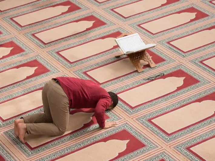 حكم سجدة التلاوة في القرآن حكم سجدة التلاوة في القرآن